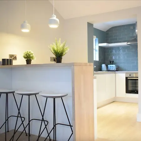 1 Bedroom Next To The Grand Canal Apartment *